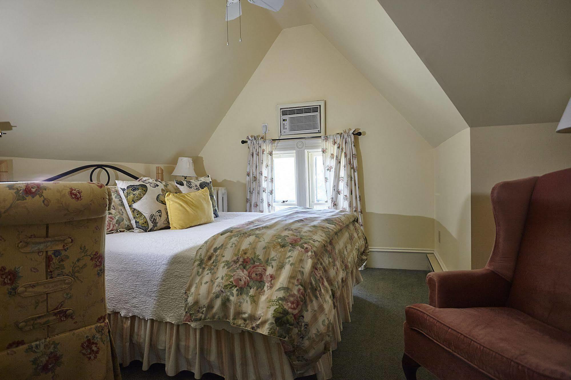 Victoria'S Historic Inn Wolfville Luaran gambar
