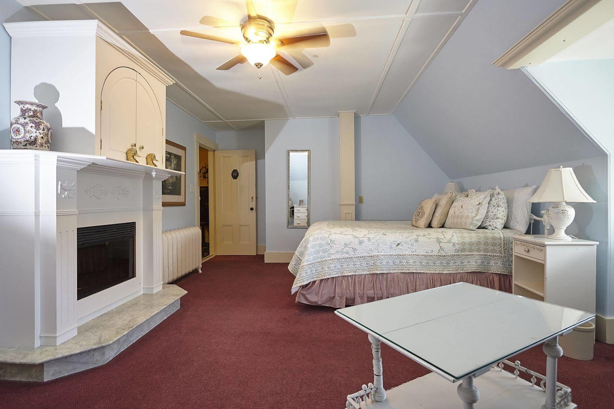 Victoria'S Historic Inn Wolfville Luaran gambar