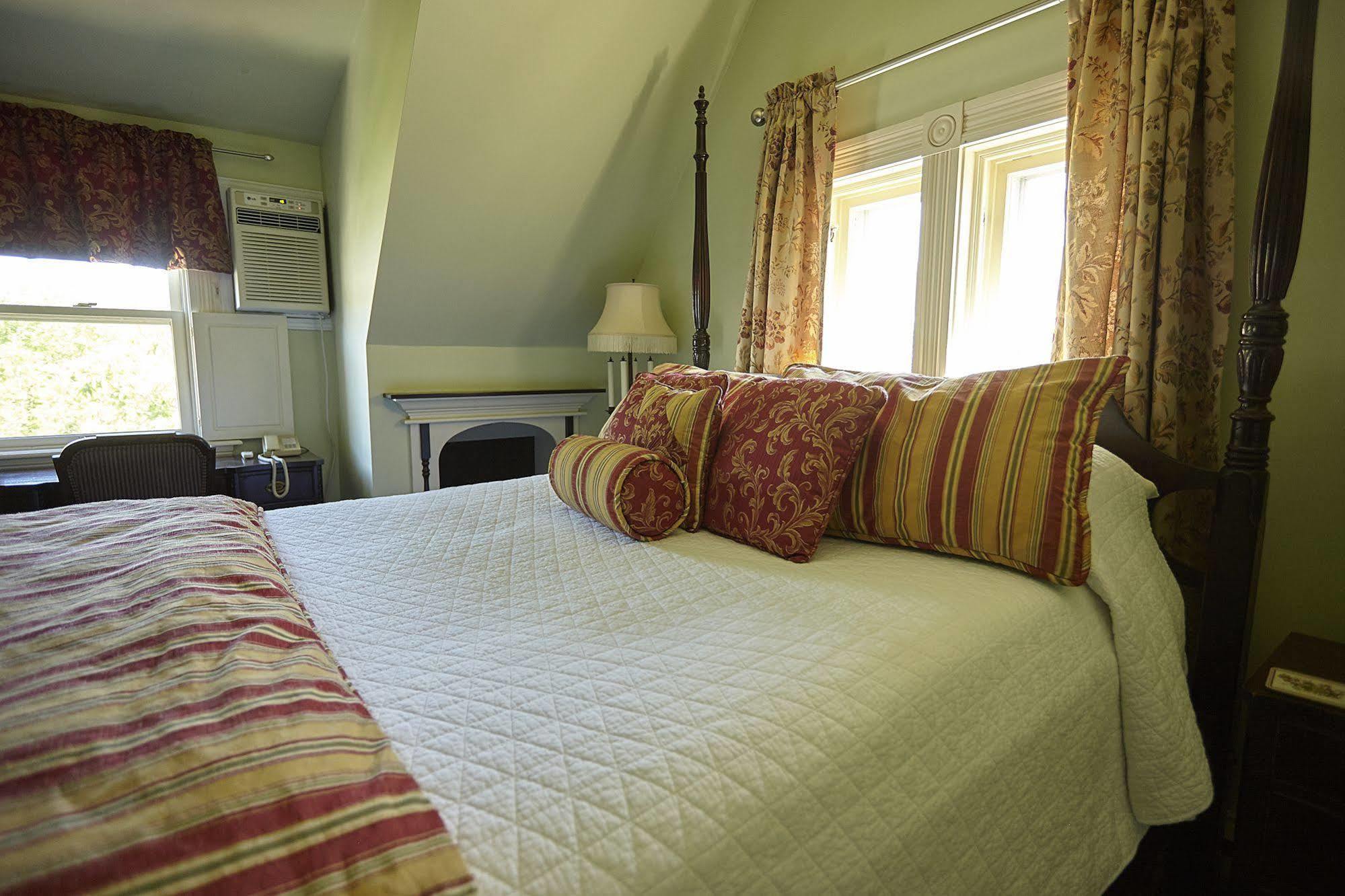 Victoria'S Historic Inn Wolfville Luaran gambar