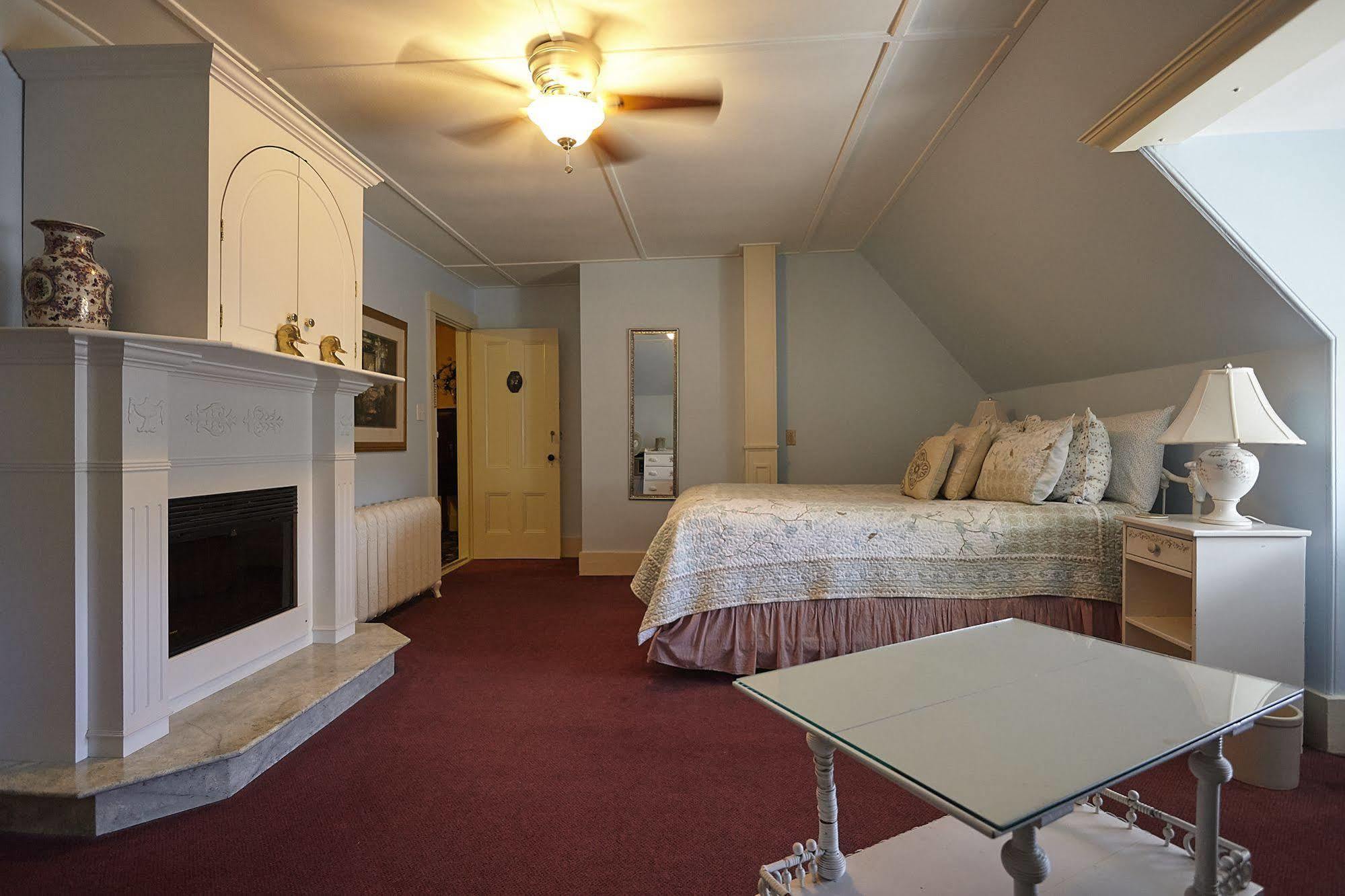 Victoria'S Historic Inn Wolfville Luaran gambar
